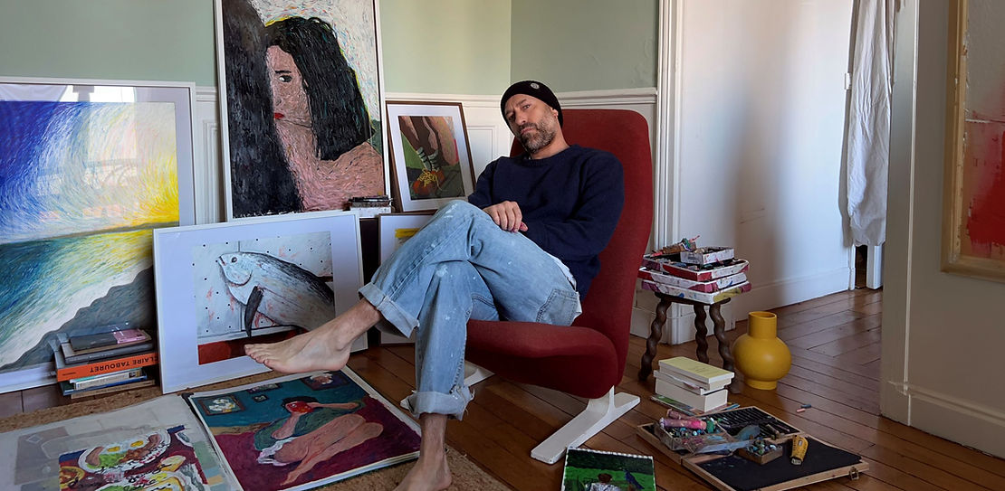 Gael caron dans son atelier